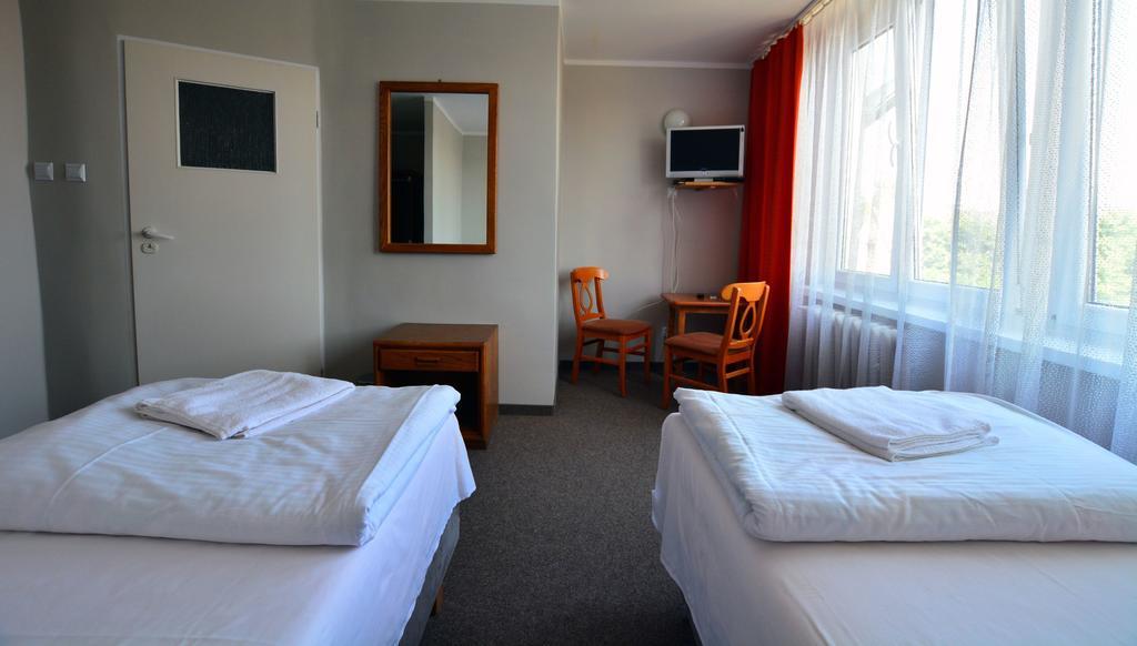 Hotel Felix Краков Экстерьер фото