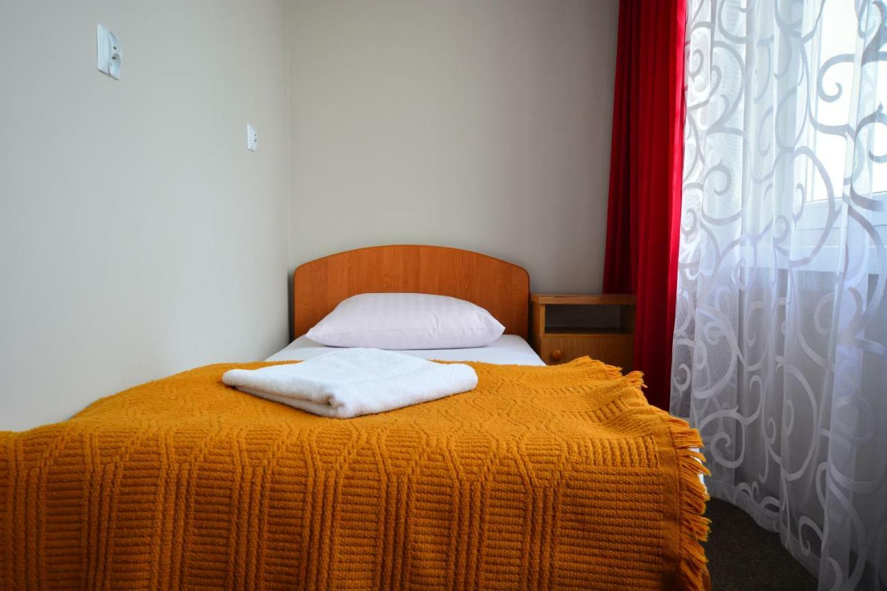 Hotel Felix Краков Экстерьер фото
